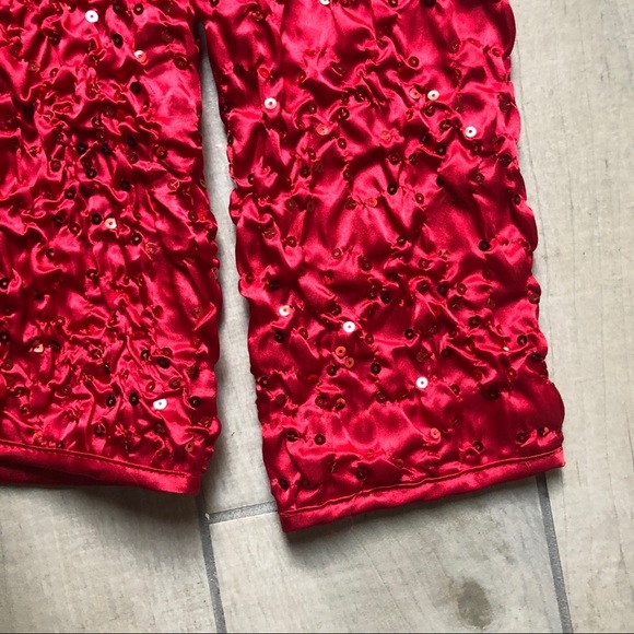 Adressing woman smocked crinkle sequin mock neck jacket in vibrant red. Size L - Picture 3 of 6